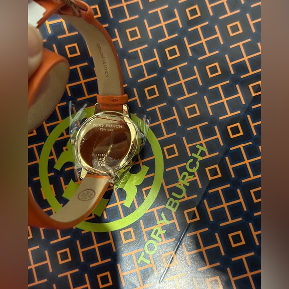 Tory Burch Gift Set - Orange band. Brand new - Picture 4 of 5